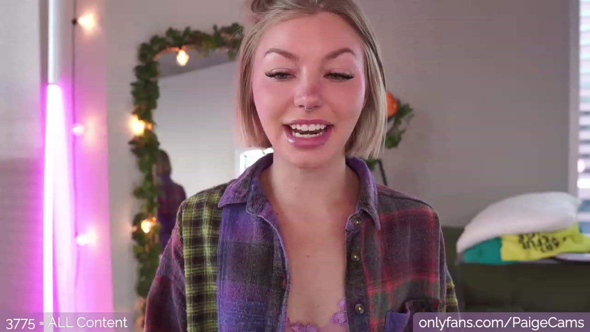 Gallery image thumbnail from Paige's myfreecams stream on, 01/31/2023, 24:05 image 1 of 20
