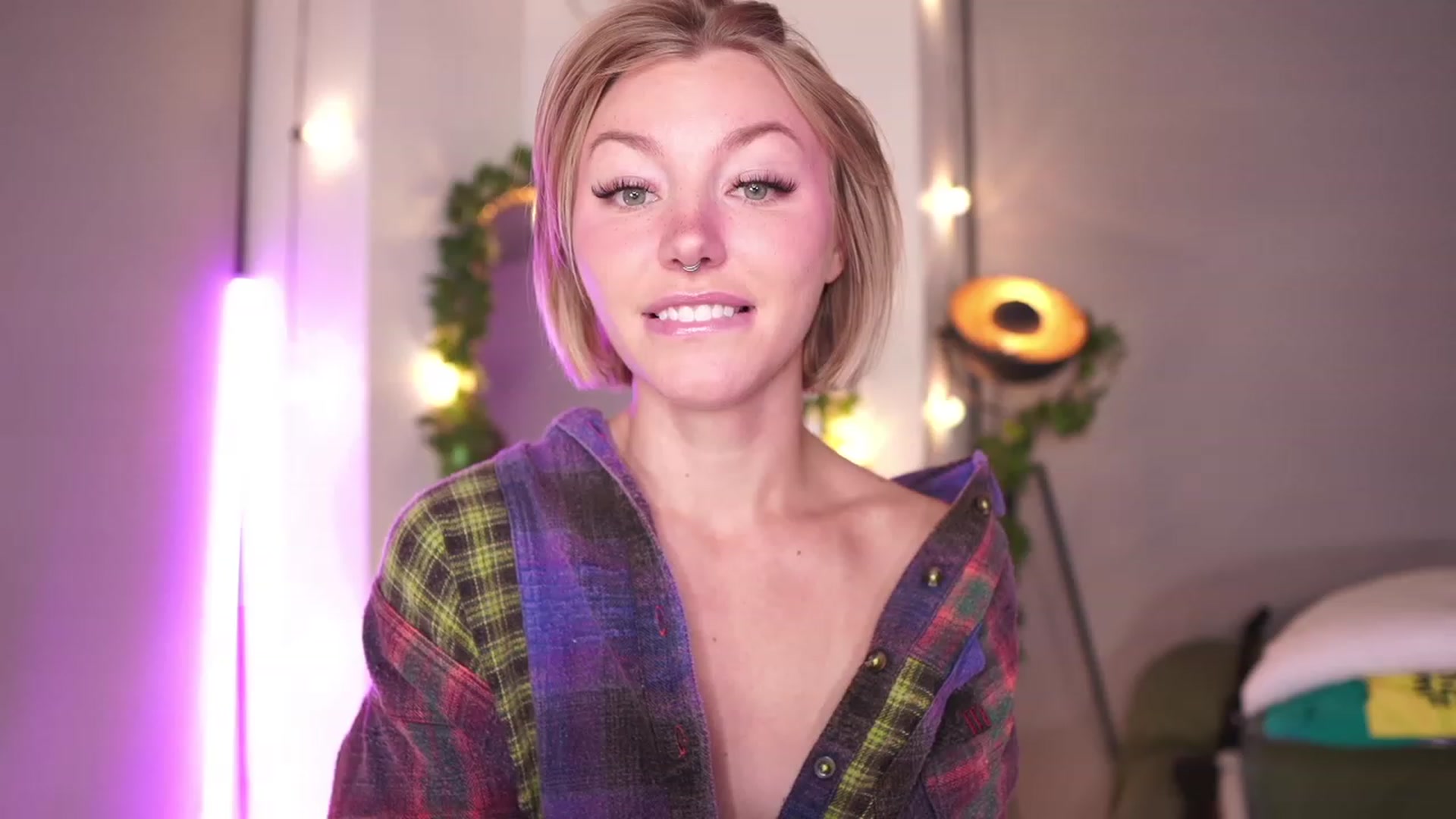 Gallery image thumbnail from Paige's myfreecams stream on, 01/31/2023, 02:28 image 4 of 20