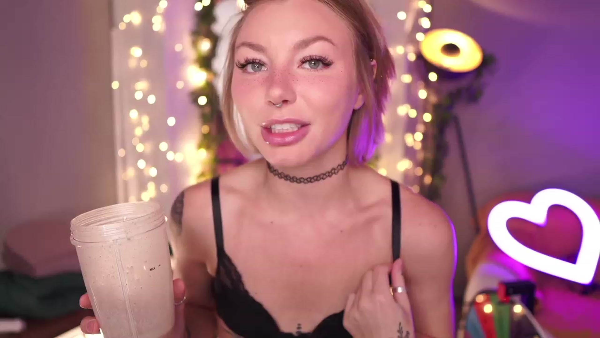 Gallery image thumbnail from Paige's myfreecams stream on, 02/17/2023, 03:50 image 7 of 20