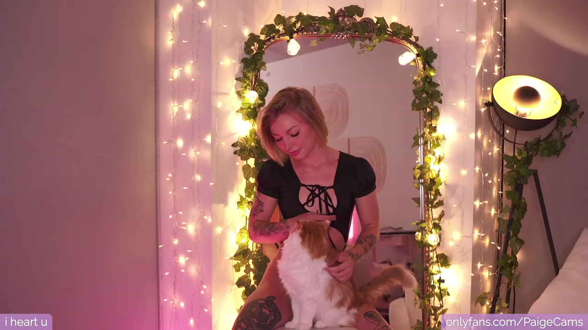 Gallery image thumbnail from Paige's myfreecams stream on, 04/15/2023, 05:35 image 2 of 20