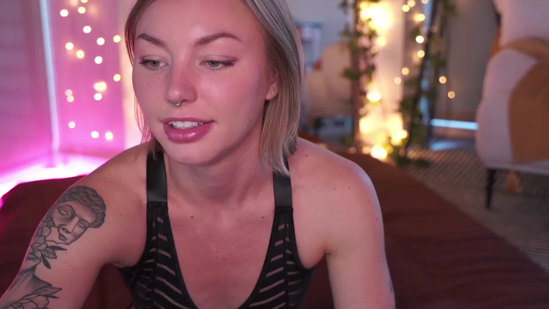 Gallery image thumbnail from Paige's myfreecams stream on, 05/01/2023, 02:17 image 9 of 20