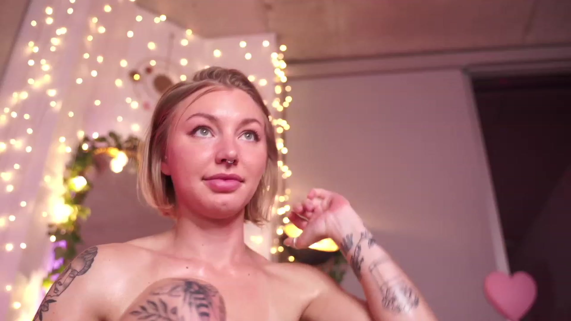 Gallery image thumbnail from Paige's myfreecams stream on, 05/01/2023, 03:50 image 17 of 20