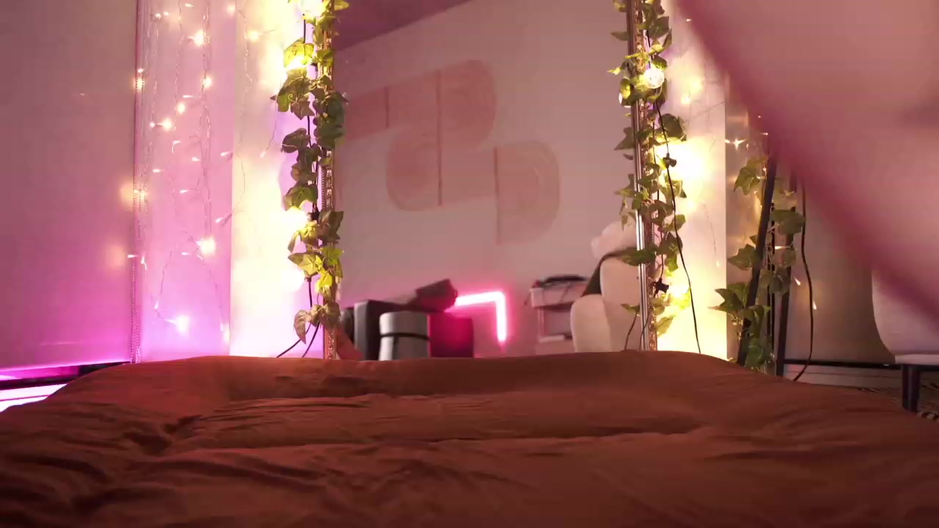 Gallery image thumbnail from Paige's myfreecams stream on, 05/06/2023, 03:41 image 4 of 20