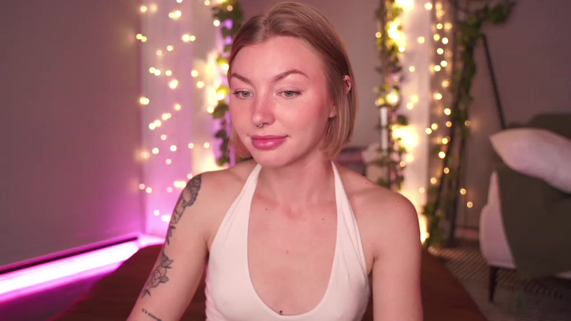 Gallery image thumbnail from Paige's myfreecams stream on, 05/07/2023, 04:47 image 1 of 20