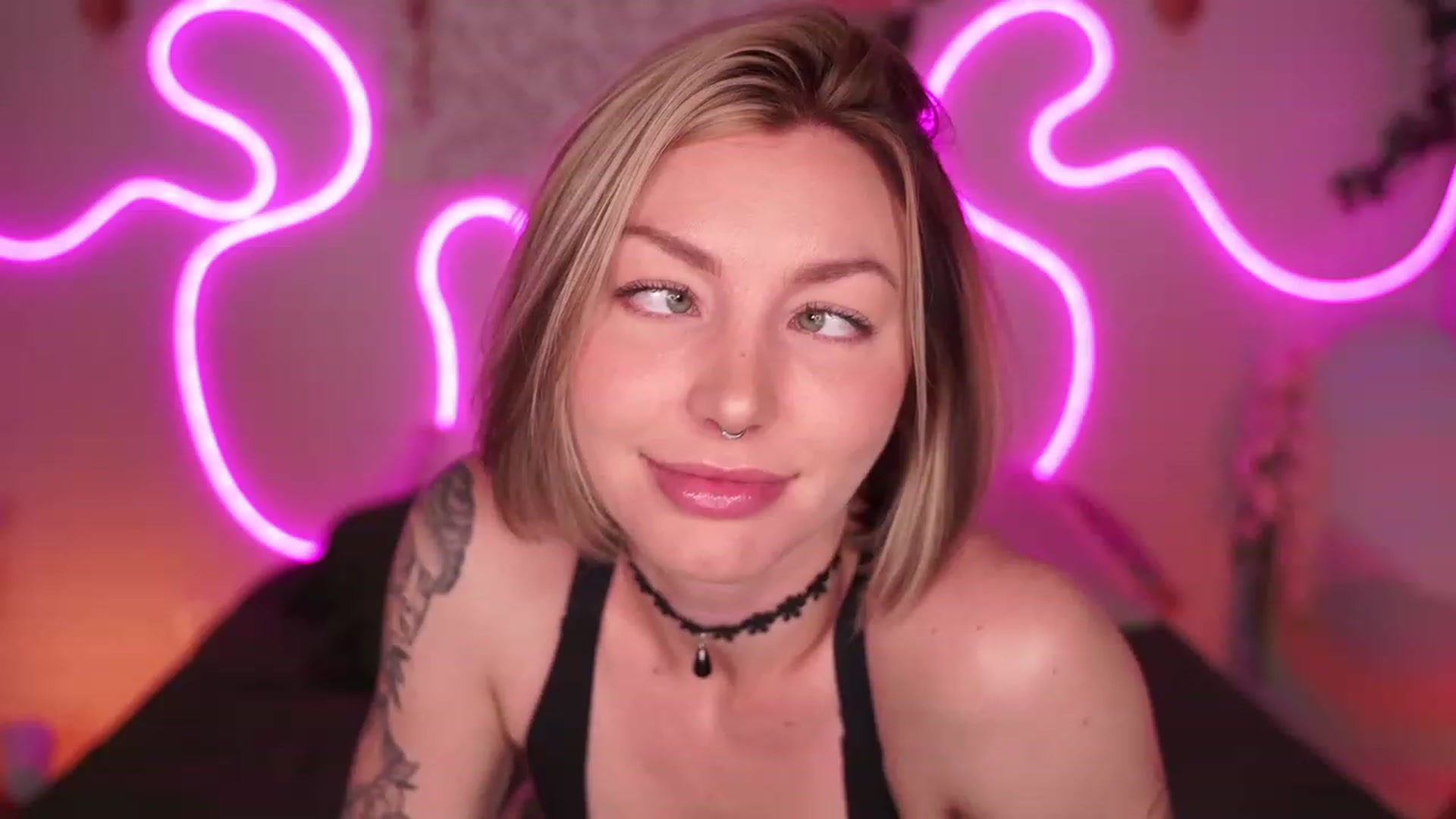 Gallery image thumbnail from Paige's myfreecams stream on, 06/26/2023, 04:19 image 8 of 20
