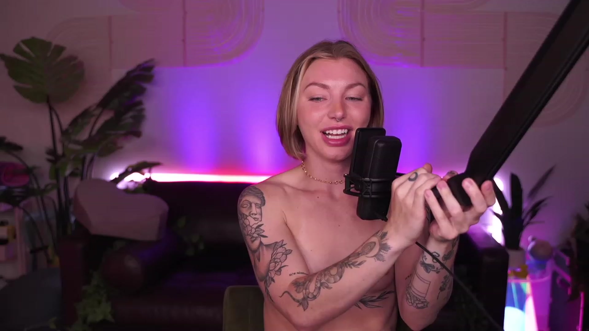 Gallery image thumbnail from Paige's myfreecams stream on, 07/09/2023, 04:45 image 16 of 20