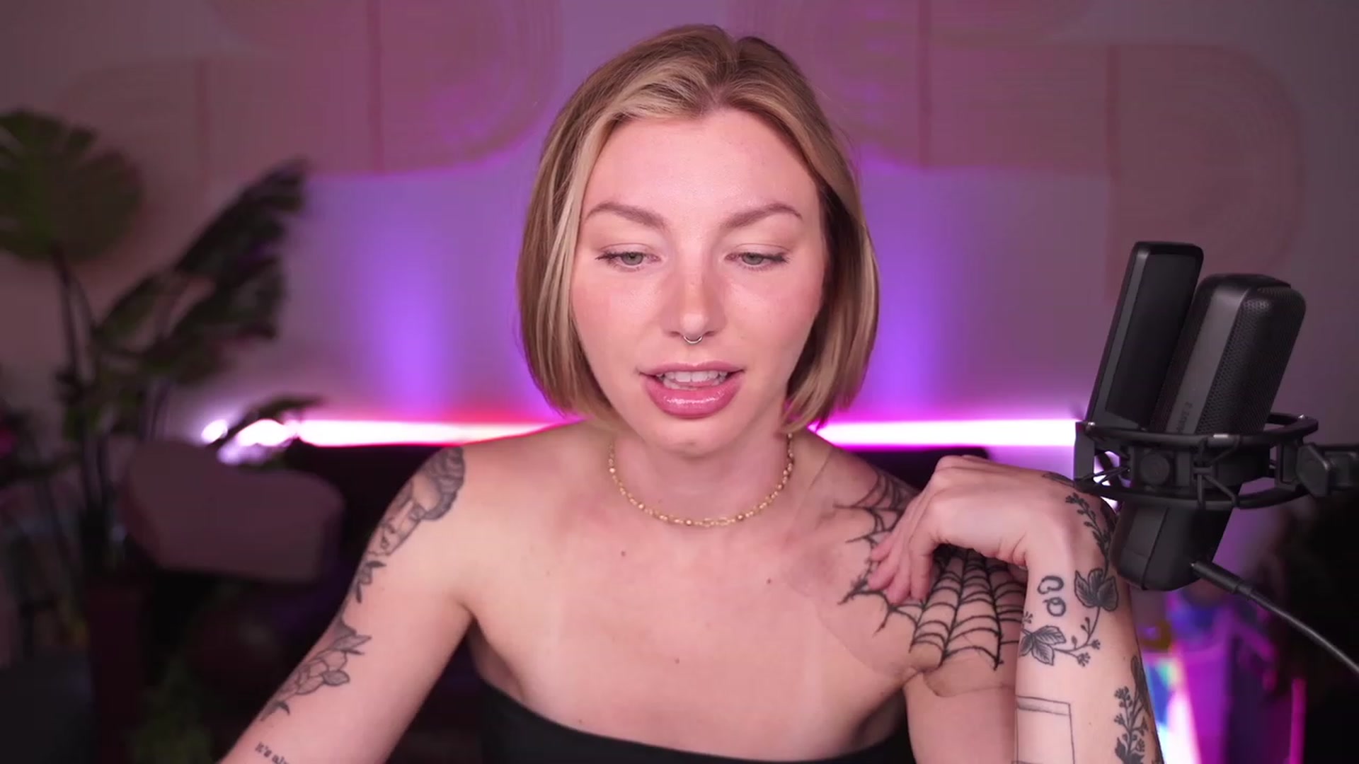 Gallery image thumbnail from Paige's myfreecams stream on, 07/09/2023, 04:45 image 11 of 20