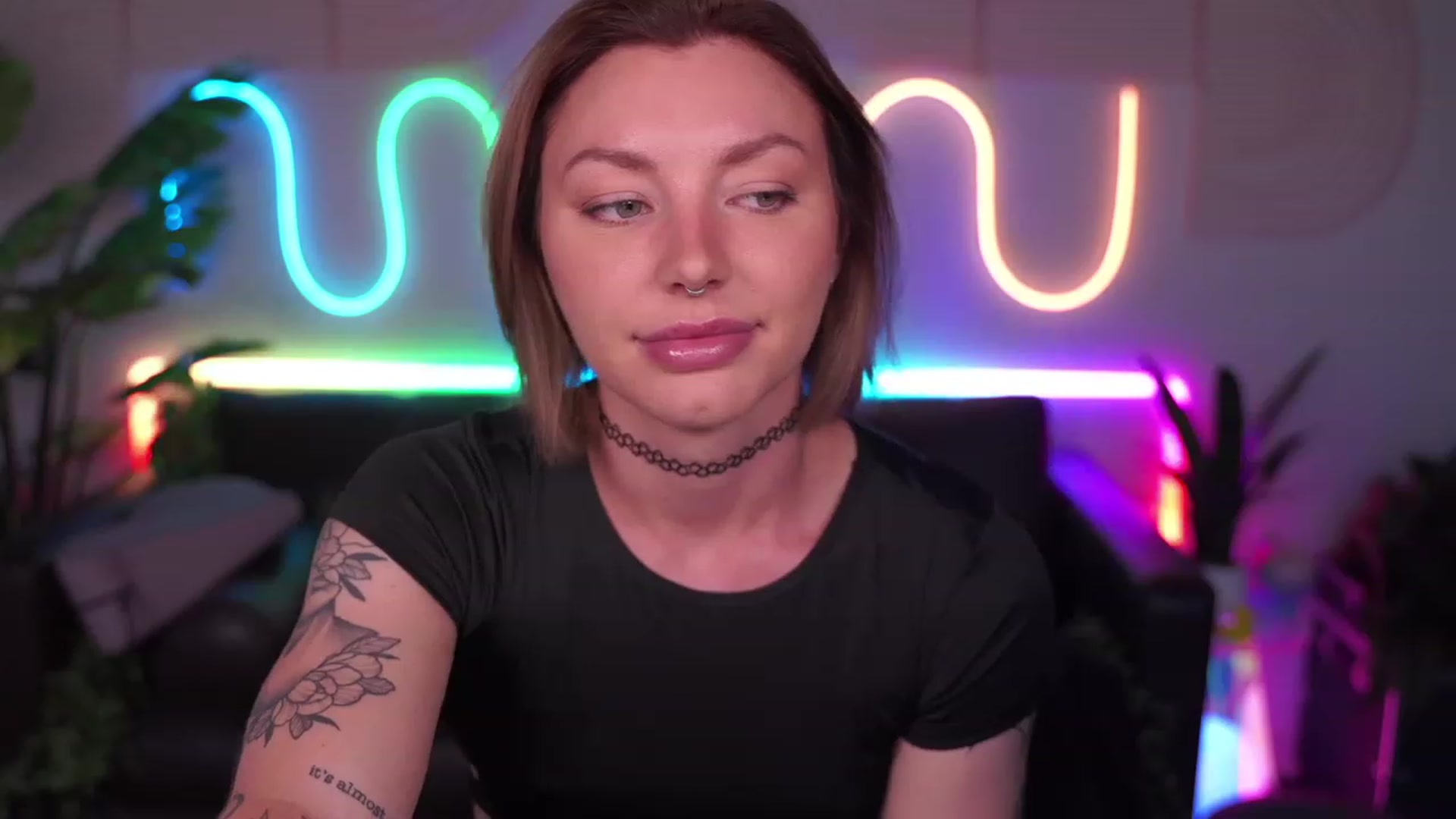 Gallery image thumbnail from Paige's myfreecams stream on, 07/28/2023, 02:36 image 16 of 20
