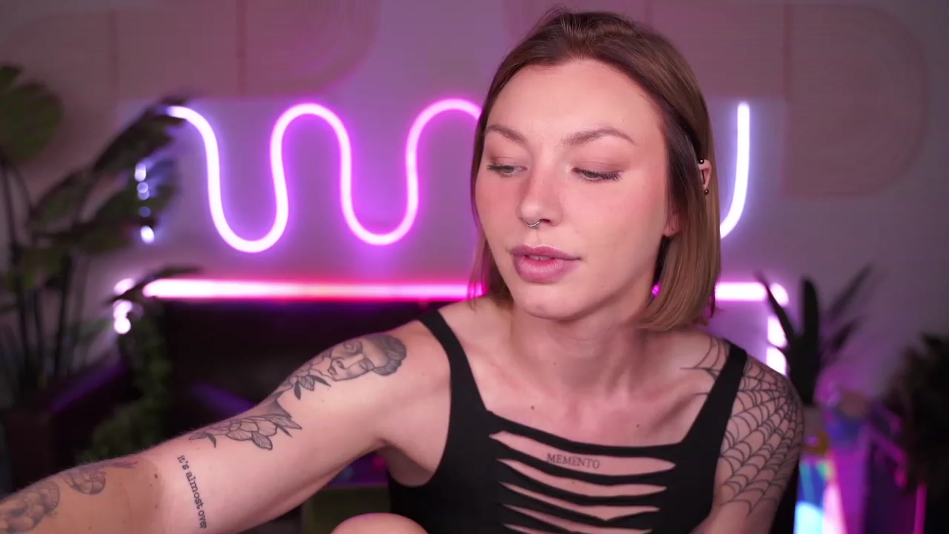 Gallery image thumbnail from Paige's myfreecams stream on, 08/01/2023, 02:57 image 6 of 20