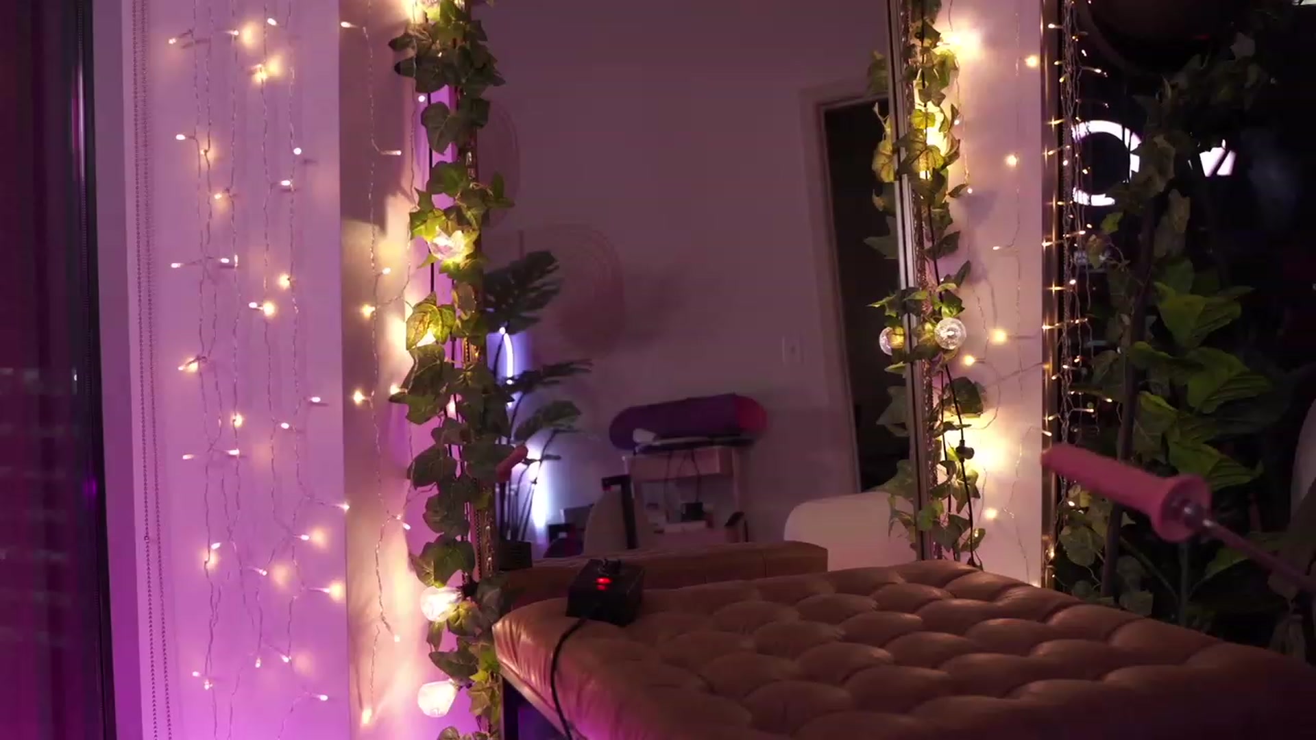 Gallery image thumbnail from Paige's myfreecams stream on, 08/25/2023, 04:35 image 6 of 20