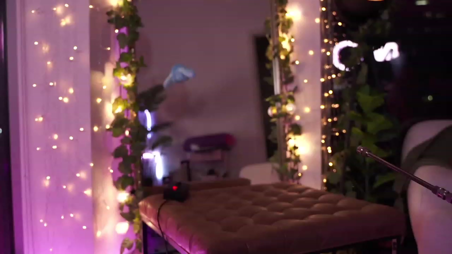 Gallery image thumbnail from Paige's myfreecams stream on, 08/25/2023, 04:35 image 16 of 20