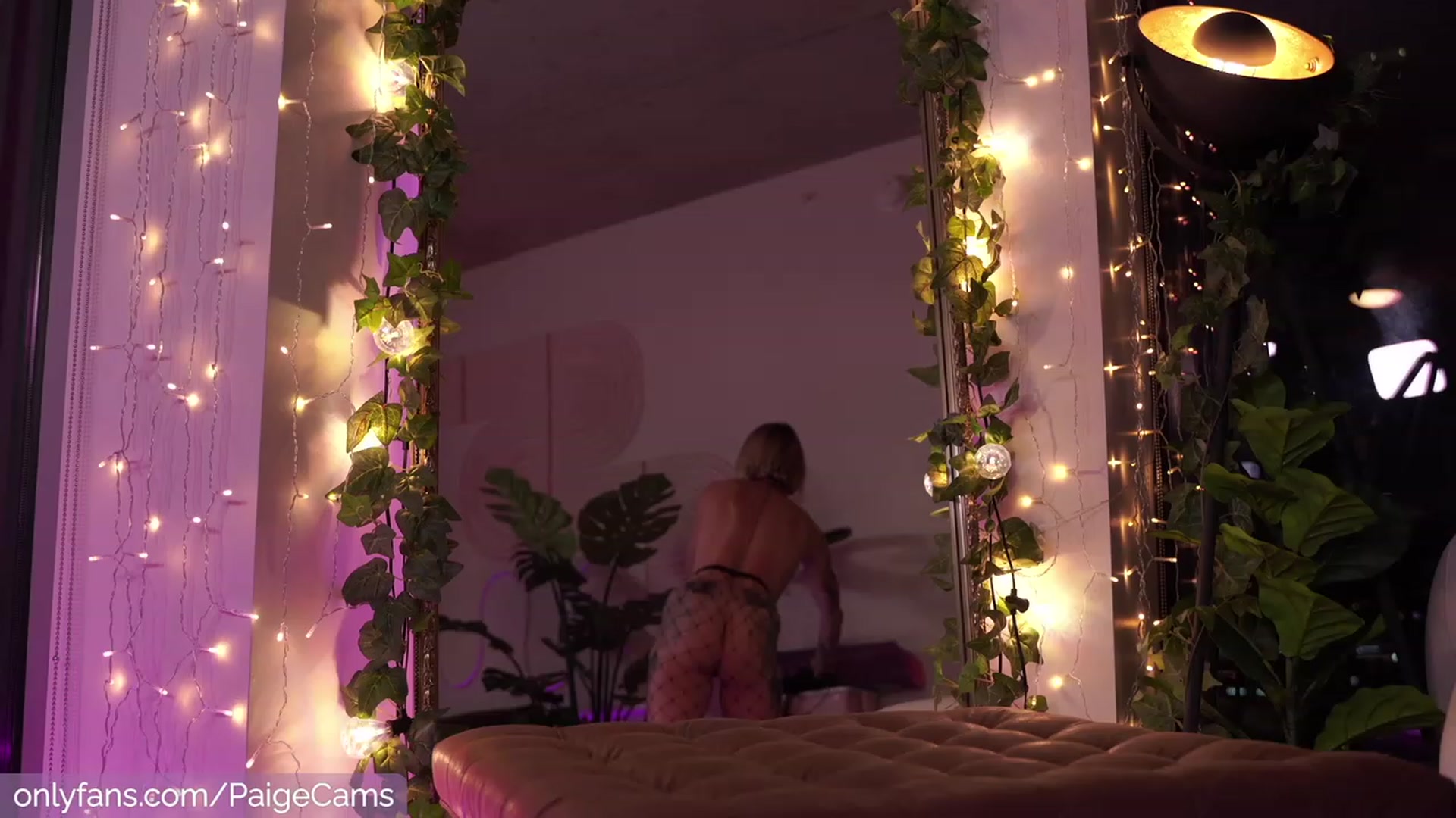 Gallery image thumbnail from Paige's myfreecams stream on, 08/29/2023, 05:08 image 17 of 20