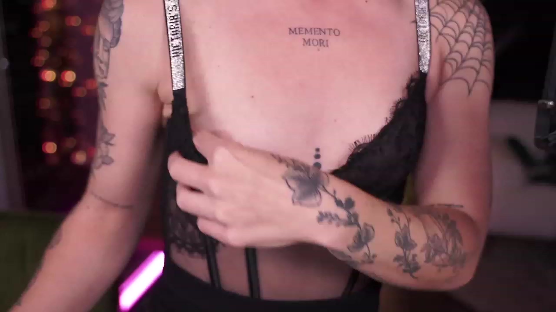 Gallery image thumbnail from Paige's myfreecams stream on, 09/21/2023, 03:59 image 1 of 20
