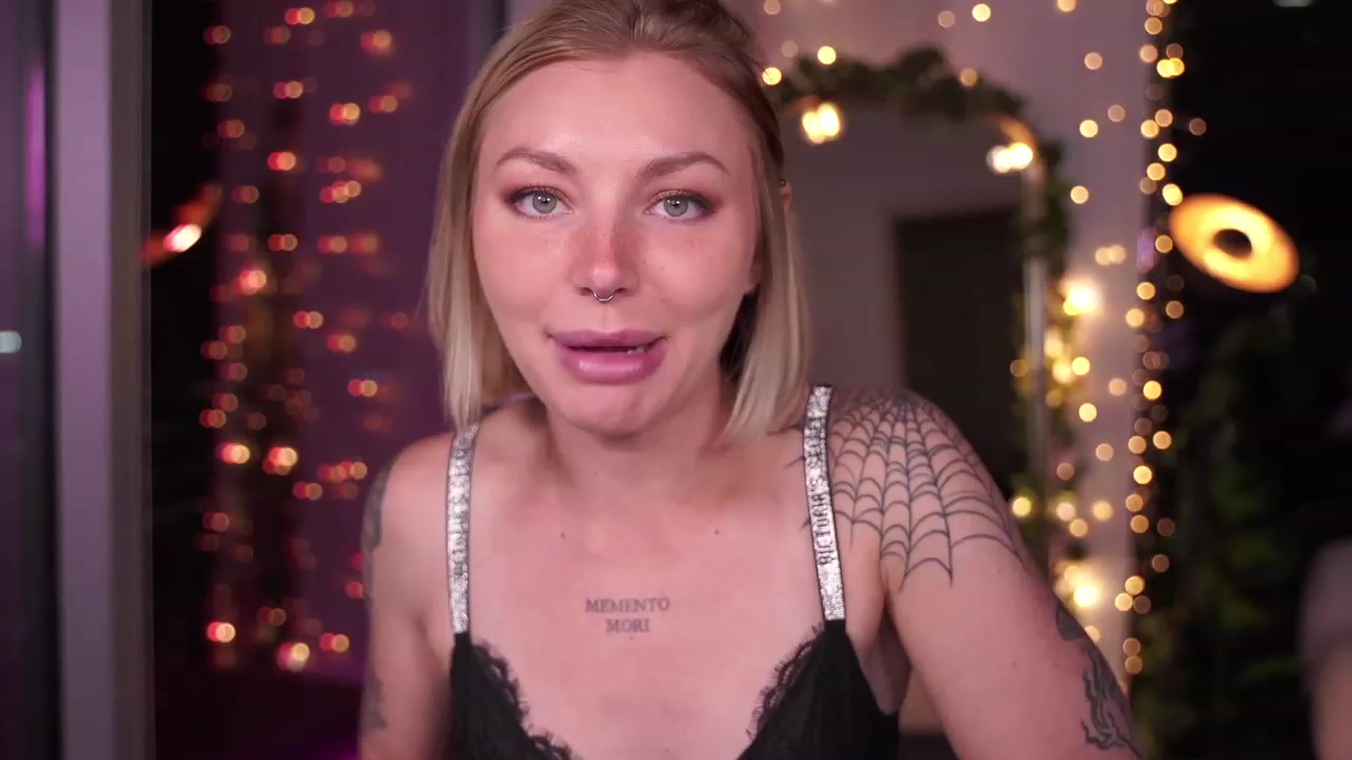 Gallery image thumbnail from Paige's myfreecams stream on, 09/21/2023, 04:18 image 18 of 20