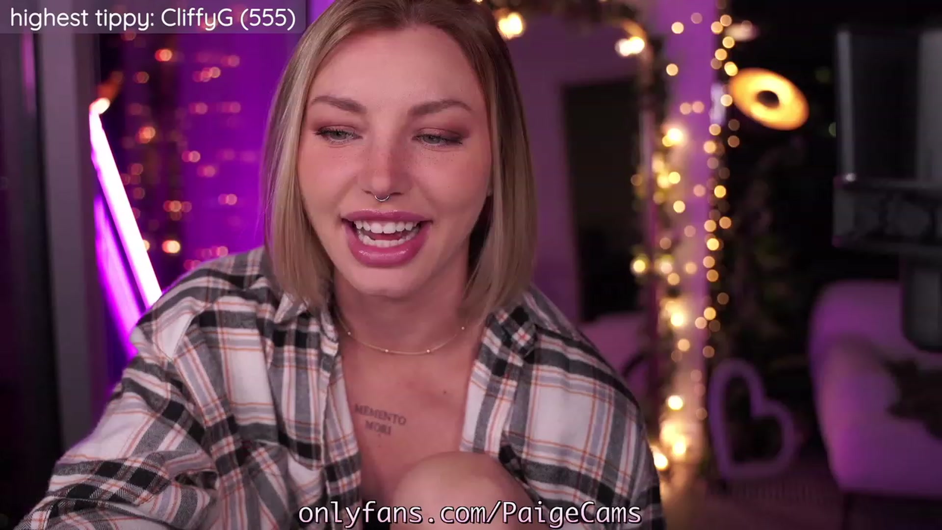 Gallery image thumbnail from Paige's myfreecams stream on, 10/15/2023, 04:37 image 19 of 20