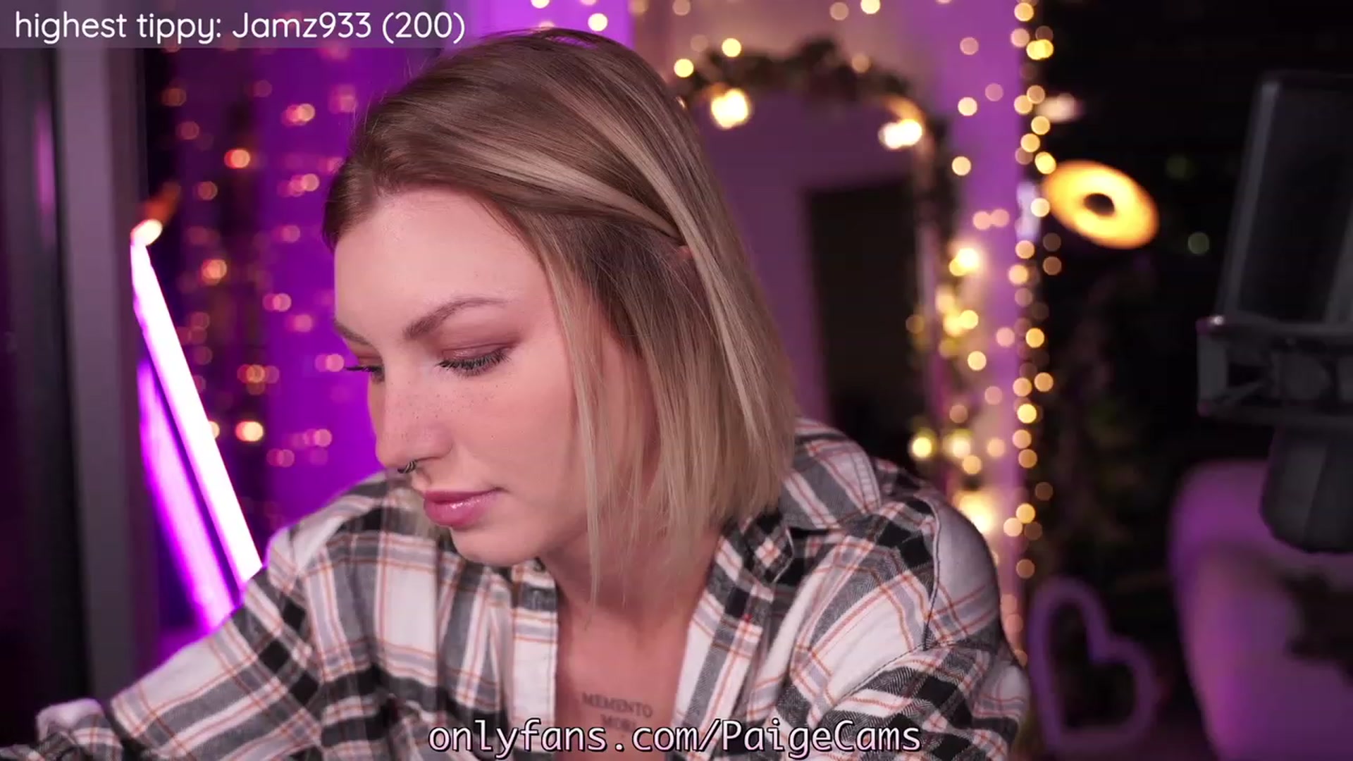 Gallery image thumbnail from Paige's myfreecams stream on, 10/15/2023, 04:37 image 2 of 20