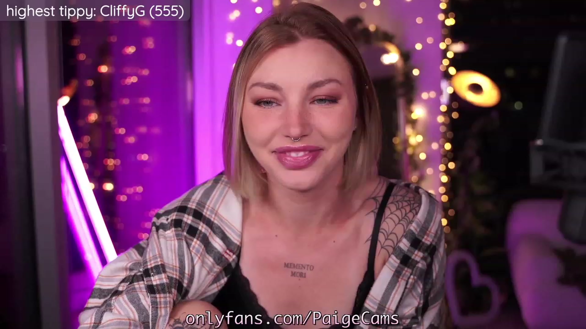 Gallery image thumbnail from Paige's myfreecams stream on, 10/15/2023, 04:37 image 5 of 20
