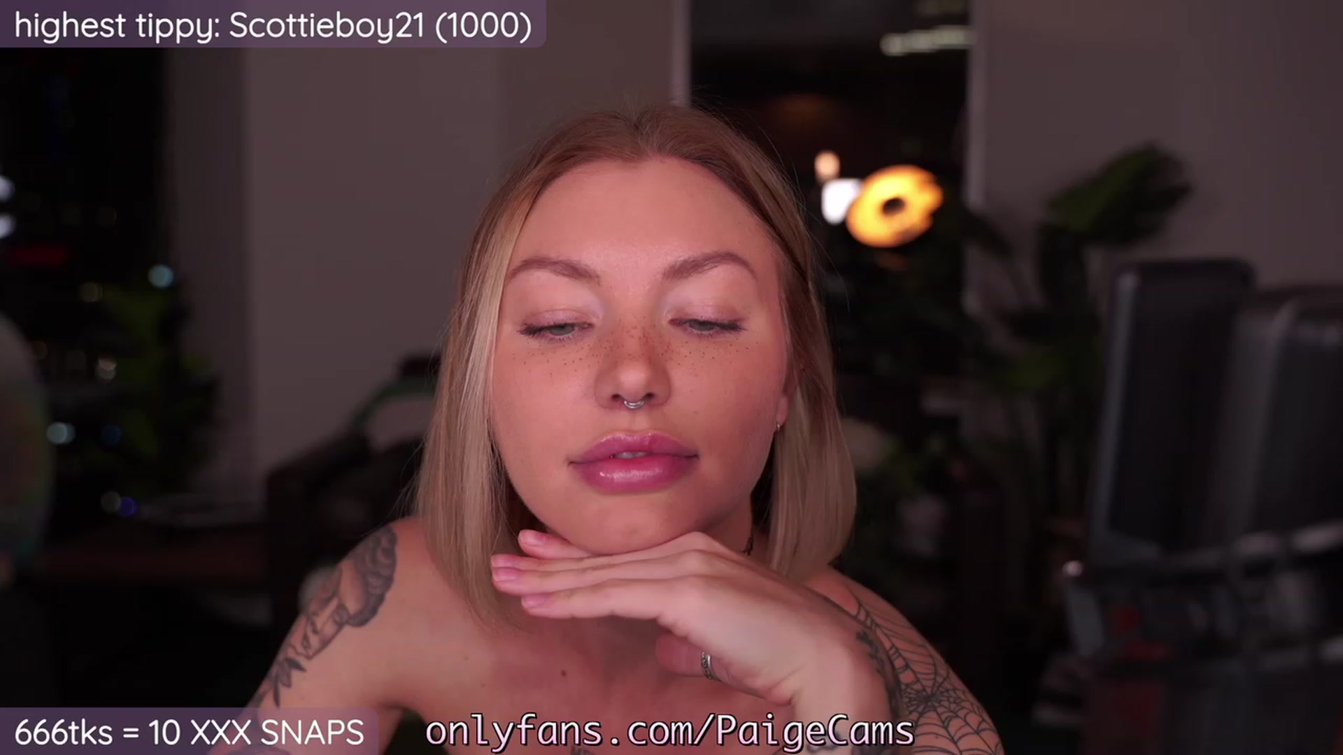 Gallery image thumbnail from Paige's myfreecams stream on, 10/28/2023, 03:09 image 19 of 20