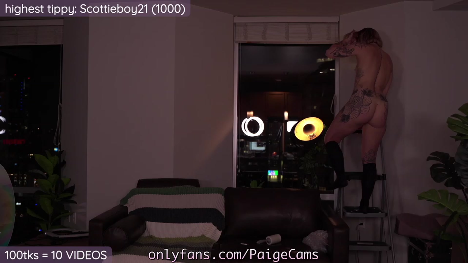 Gallery image thumbnail from Paige's myfreecams stream on, 10/28/2023, 04:16 image 6 of 20