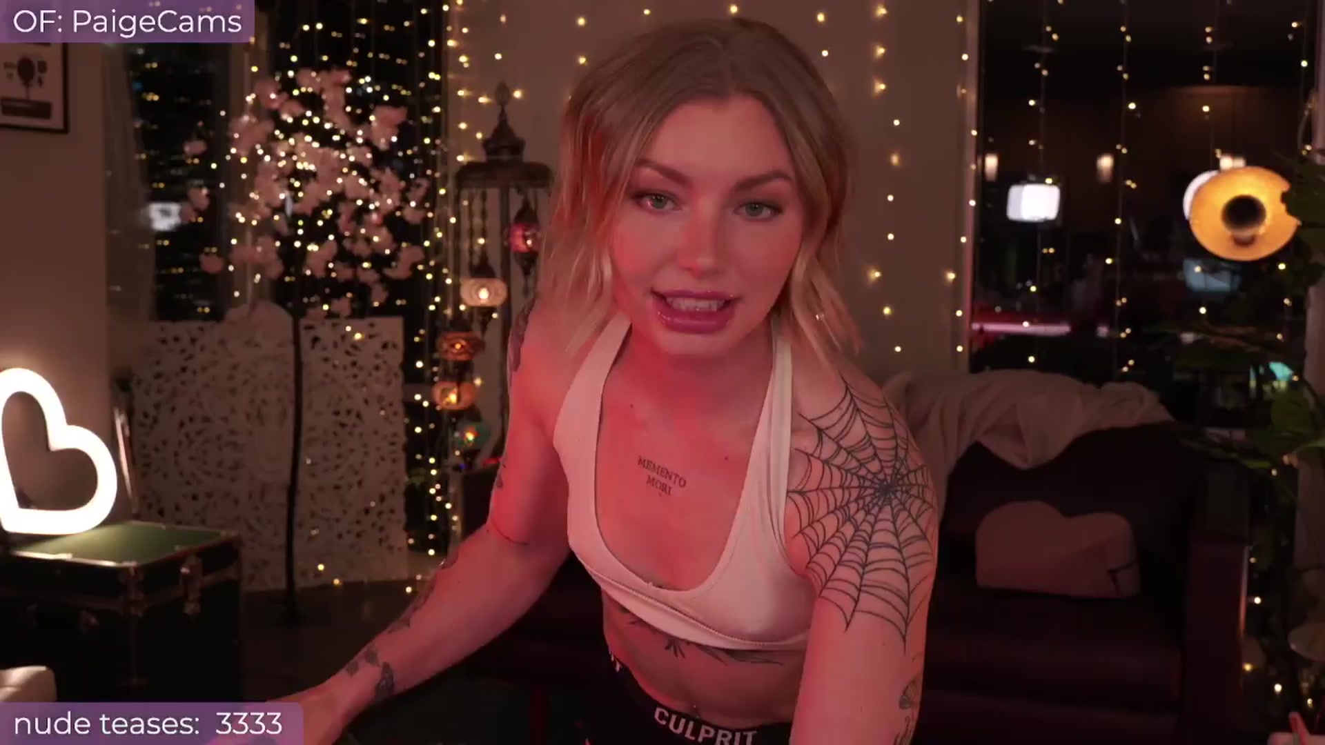 Gallery image thumbnail from Paige's myfreecams stream on, 03/31/2024, 04:49 image 2 of 20