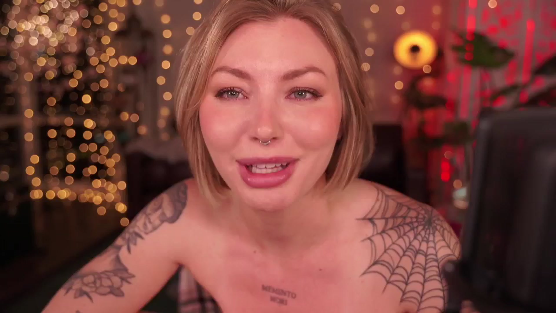 Gallery image thumbnail from Paige's myfreecams stream on, 04/19/2024, 05:34 image 19 of 20
