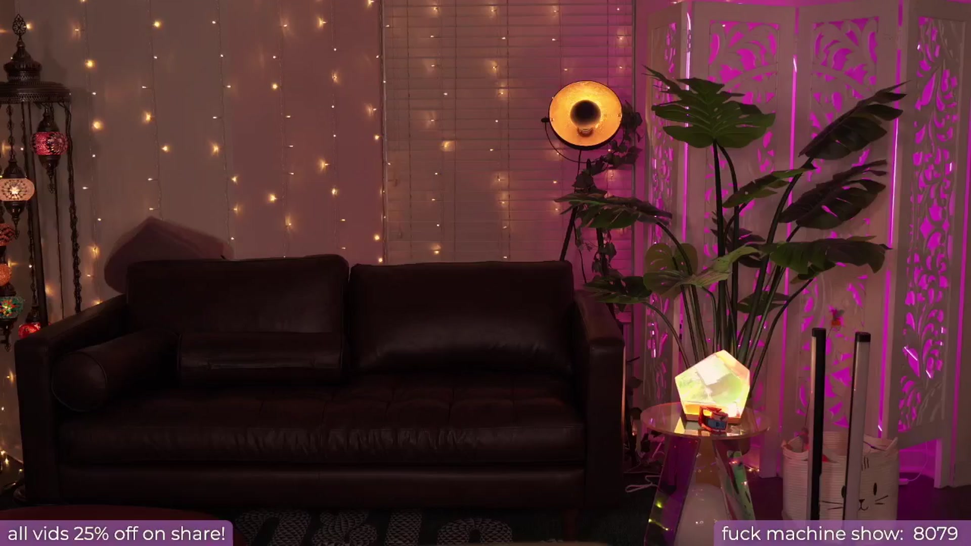 Gallery image thumbnail from Paige's myfreecams stream on, 04/27/2024, 03:48 image 10 of 20