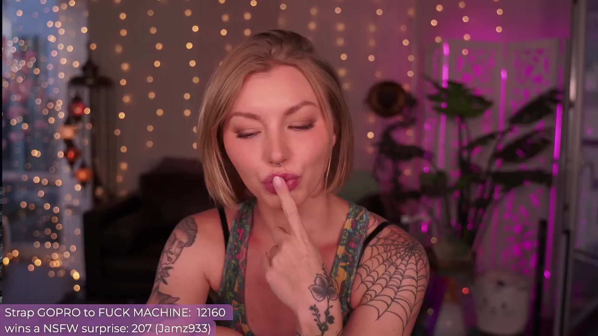 Gallery image thumbnail from Paige's myfreecams stream on, 06/30/2024, 03:15 image 6 of 20