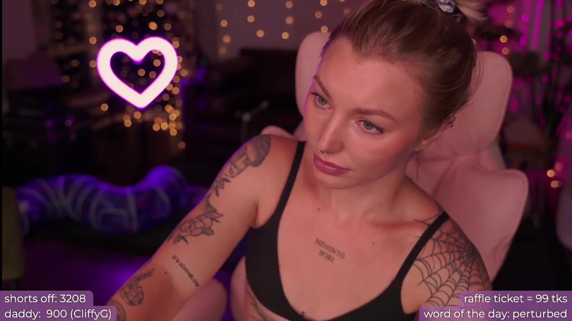 Gallery image thumbnail from Paige's myfreecams stream on, 08/19/2024, 03:30 image 19 of 20