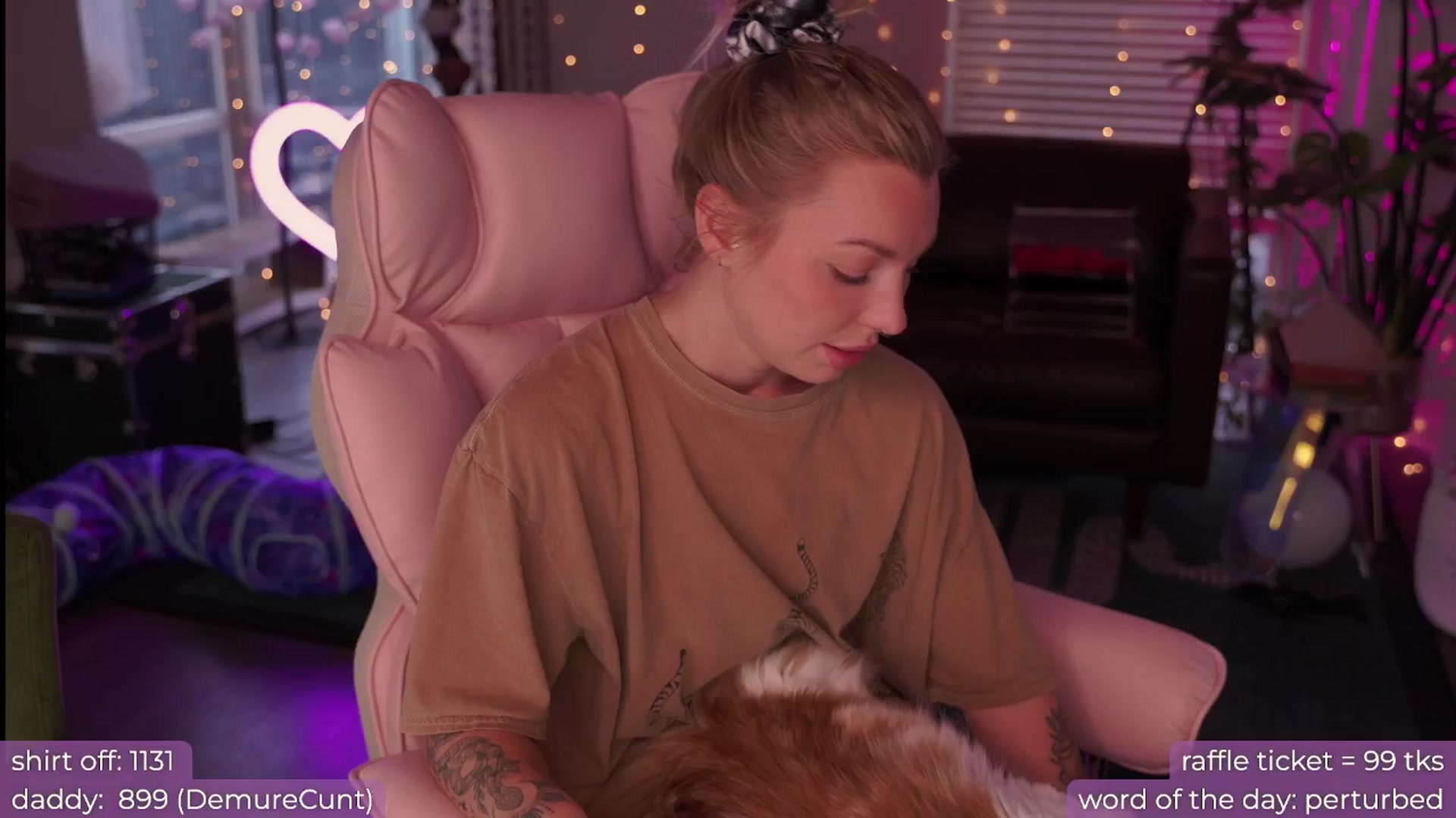 Gallery image thumbnail from Paige's myfreecams stream on, 08/19/2024, 03:30 image 7 of 20