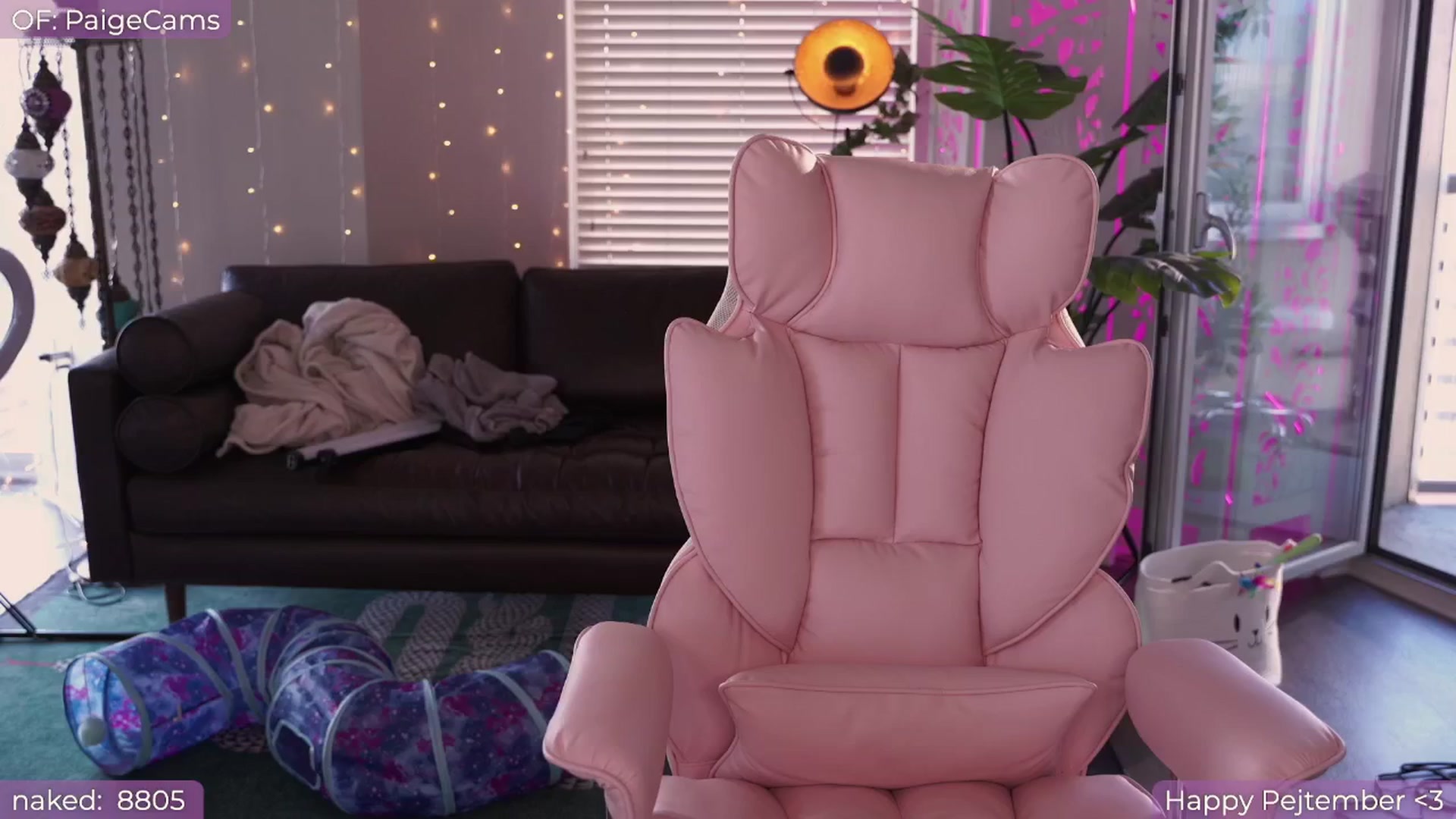 Gallery image thumbnail from Paige's myfreecams stream on, 09/02/2024, 24:37 image 2 of 20