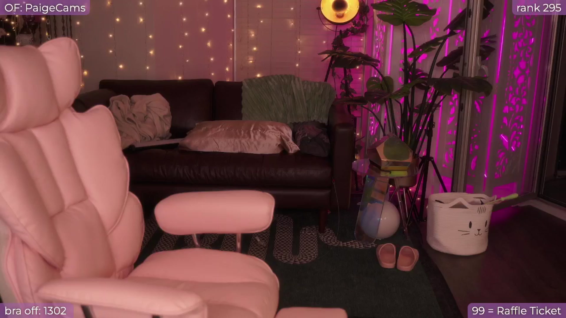 Gallery image thumbnail from Paige's myfreecams stream on, 09/13/2024, 04:07 image 10 of 20