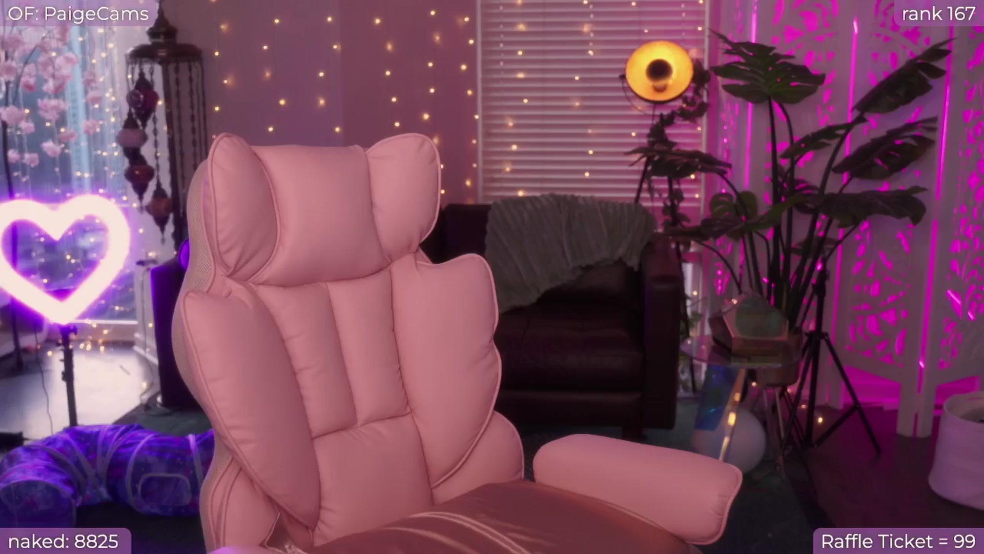 Gallery image thumbnail from Paige's myfreecams stream on, 09/16/2024, 01:06 image 17 of 20