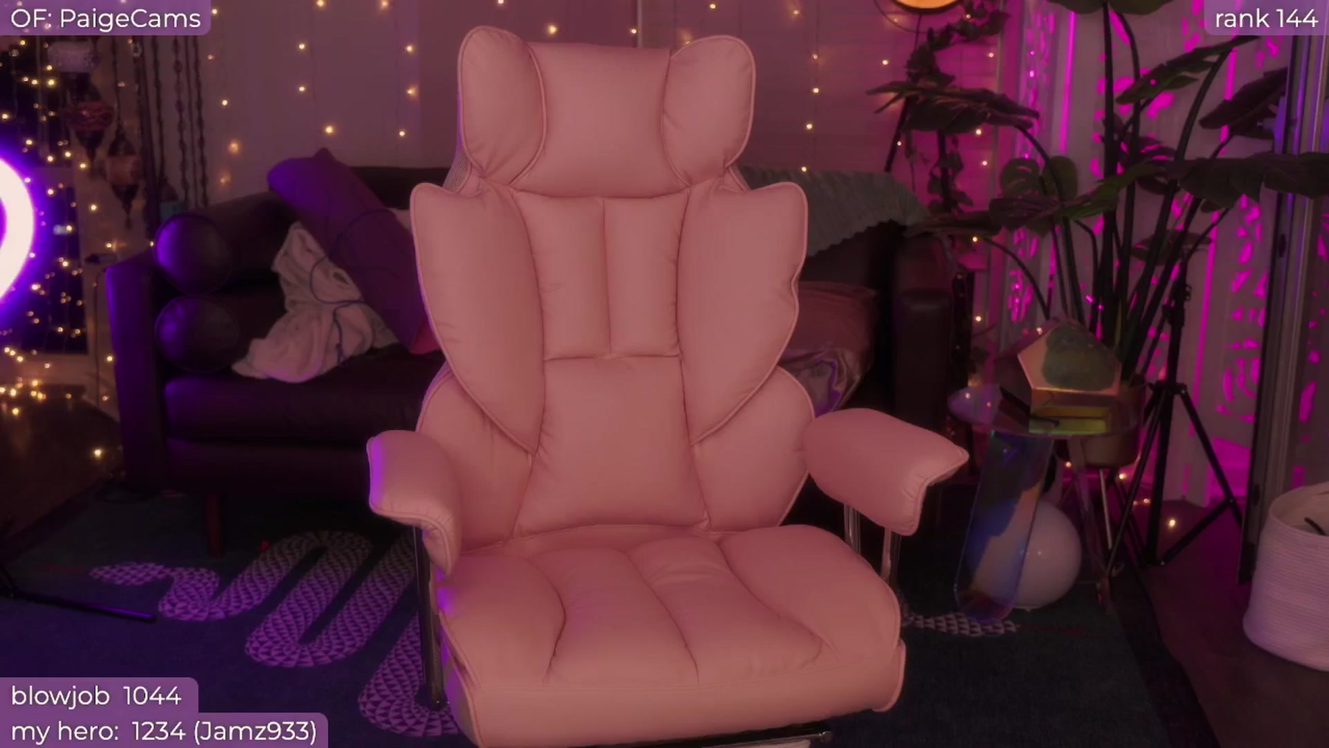 Gallery image thumbnail from Paige's myfreecams stream on, 09/20/2024, 04:25 image 17 of 20