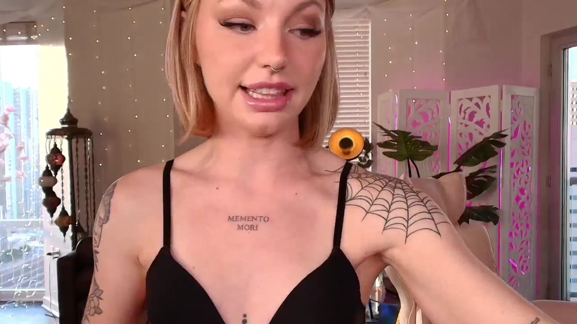 Gallery image thumbnail from Paige's myfreecams stream on, 10/01/2024, 24:13 image 6 of 20