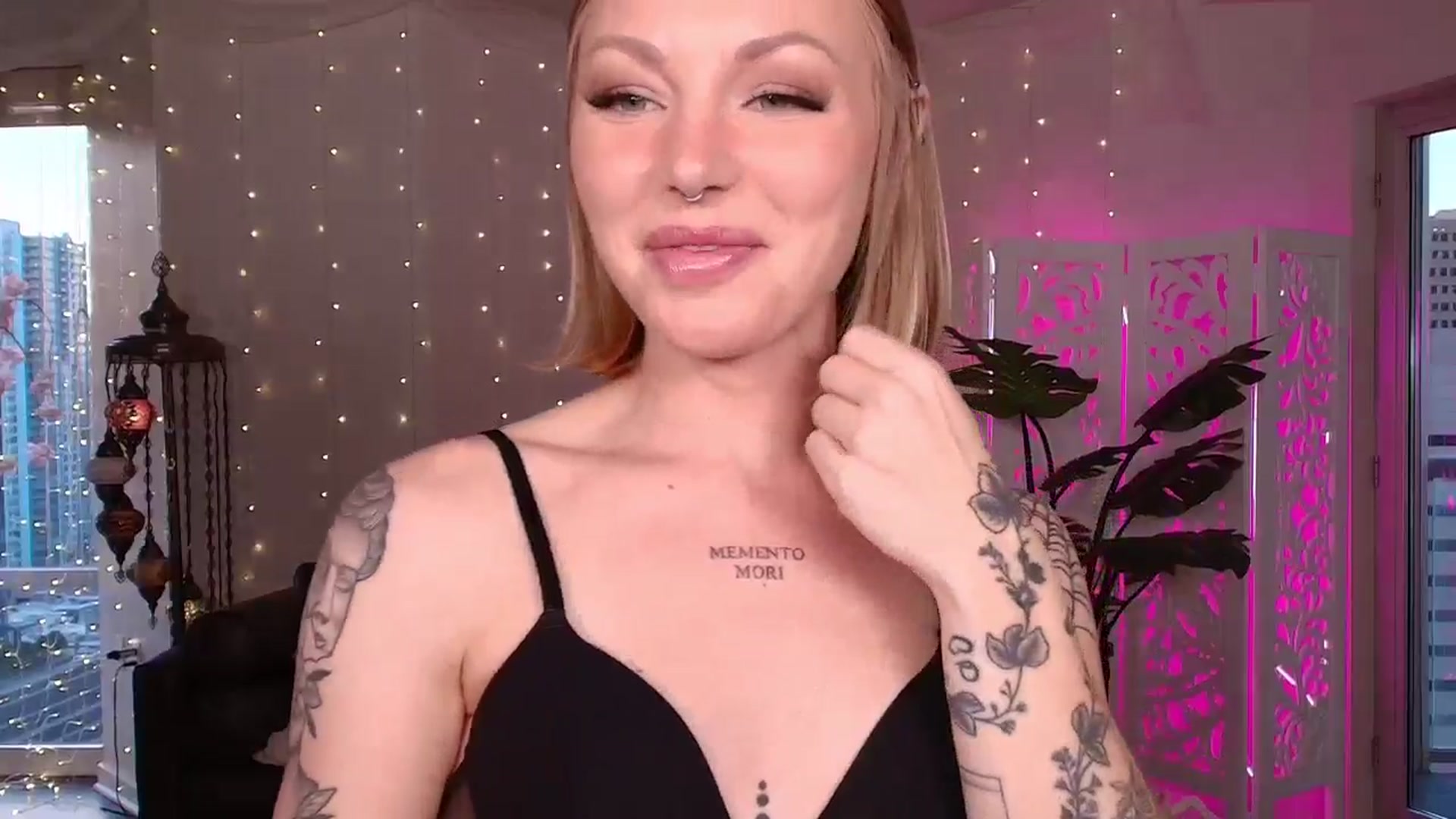 Gallery image thumbnail from Paige's myfreecams stream on, 10/01/2024, 01:00 image 8 of 20