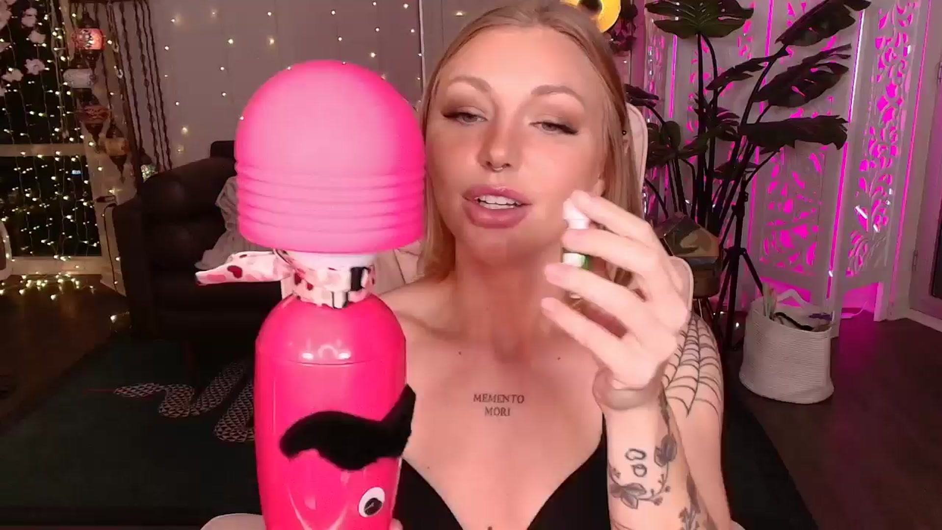 Gallery image thumbnail from Paige's myfreecams stream on, 10/01/2024, 05:09 image 3 of 20