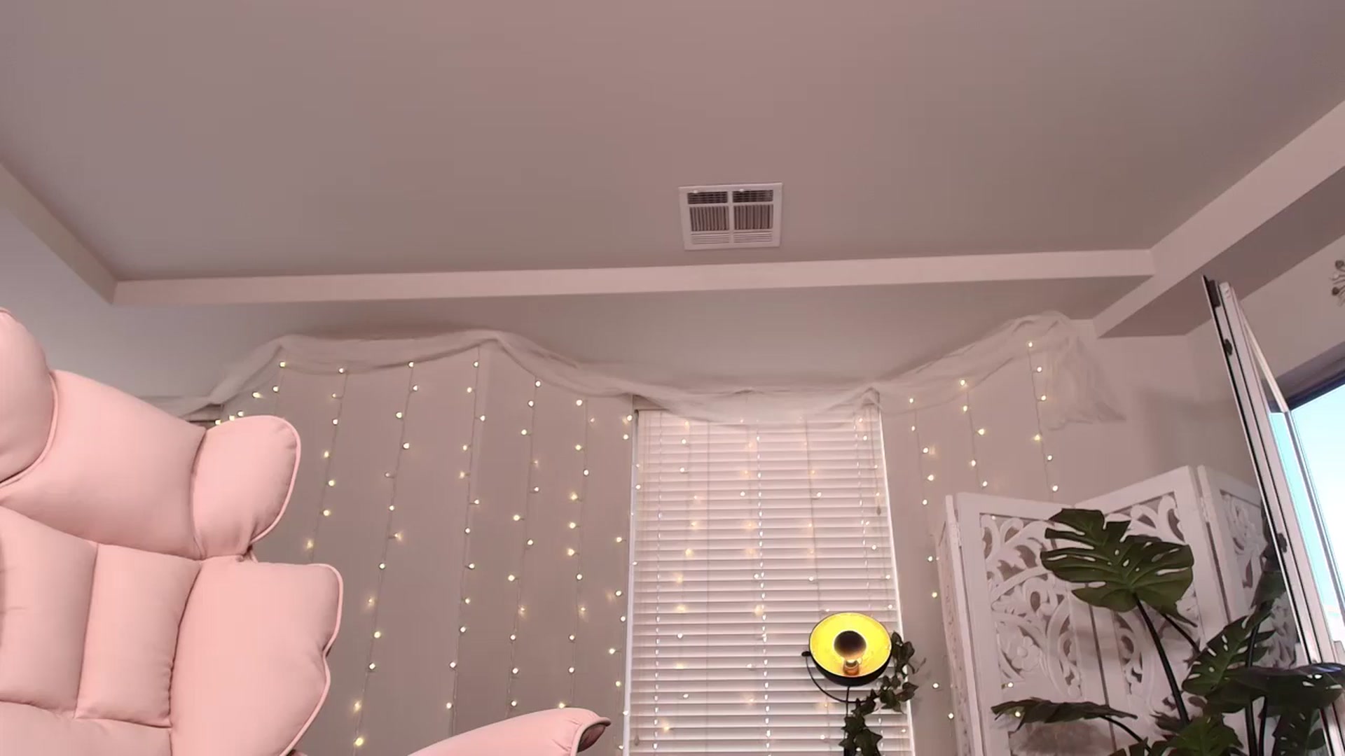 Gallery image thumbnail from Paige's myfreecams stream on, 10/05/2024, 01:24 image 13 of 20