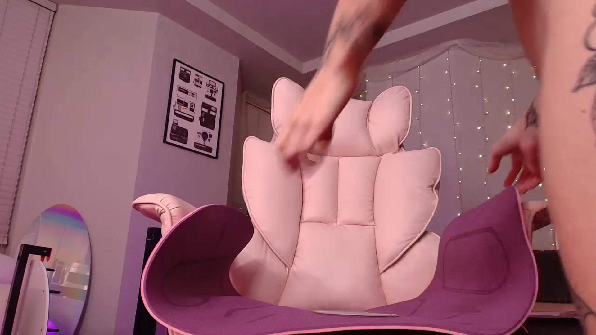 Gallery image thumbnail from Paige's myfreecams stream on, 10/06/2024, 02:47 image 10 of 20