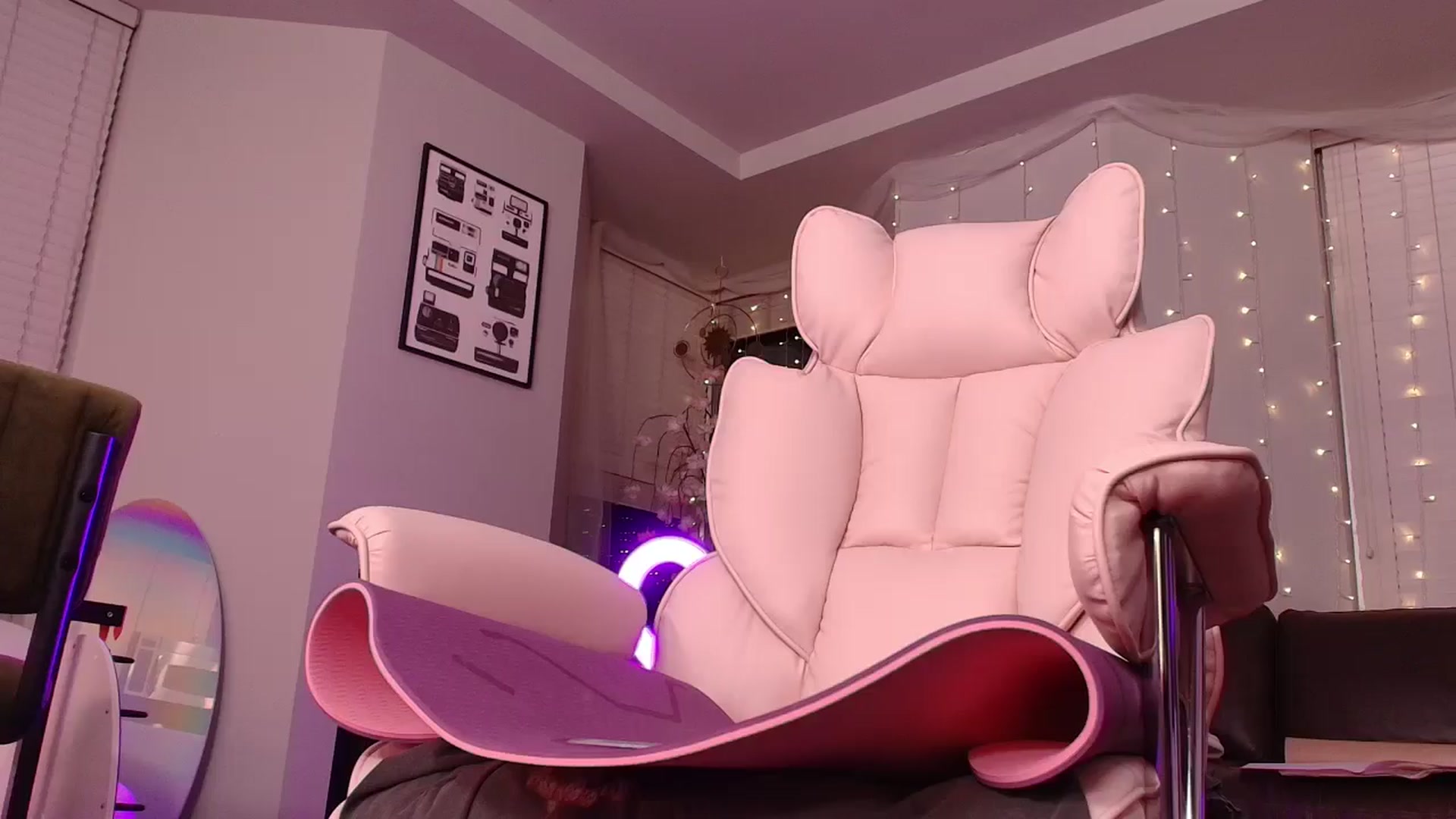Gallery image thumbnail from Paige's myfreecams stream on, 10/06/2024, 02:47 image 12 of 20
