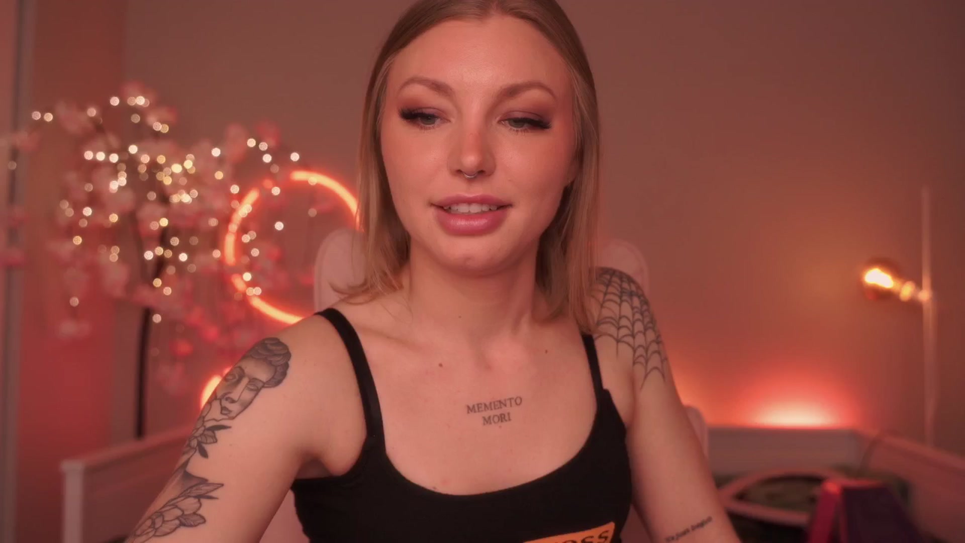 Gallery image thumbnail from Paige's myfreecams stream on, 12/09/2024, 04:15 image 6 of 20