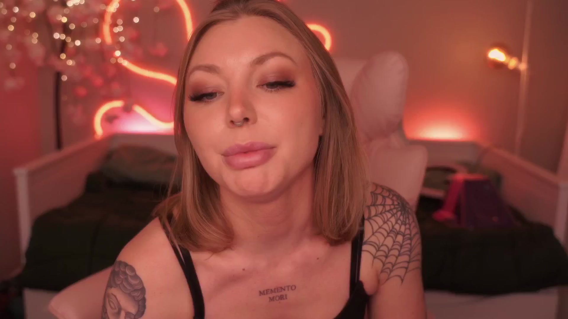 Gallery image thumbnail from Paige's myfreecams stream on, 12/09/2024, 04:15 image 13 of 20