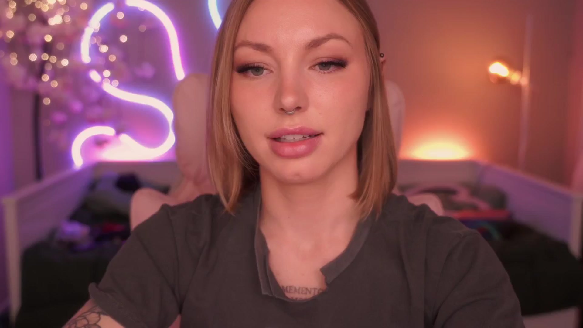 Gallery image thumbnail from Paige's myfreecams stream on, 12/21/2024, 05:03 image 1 of 20
