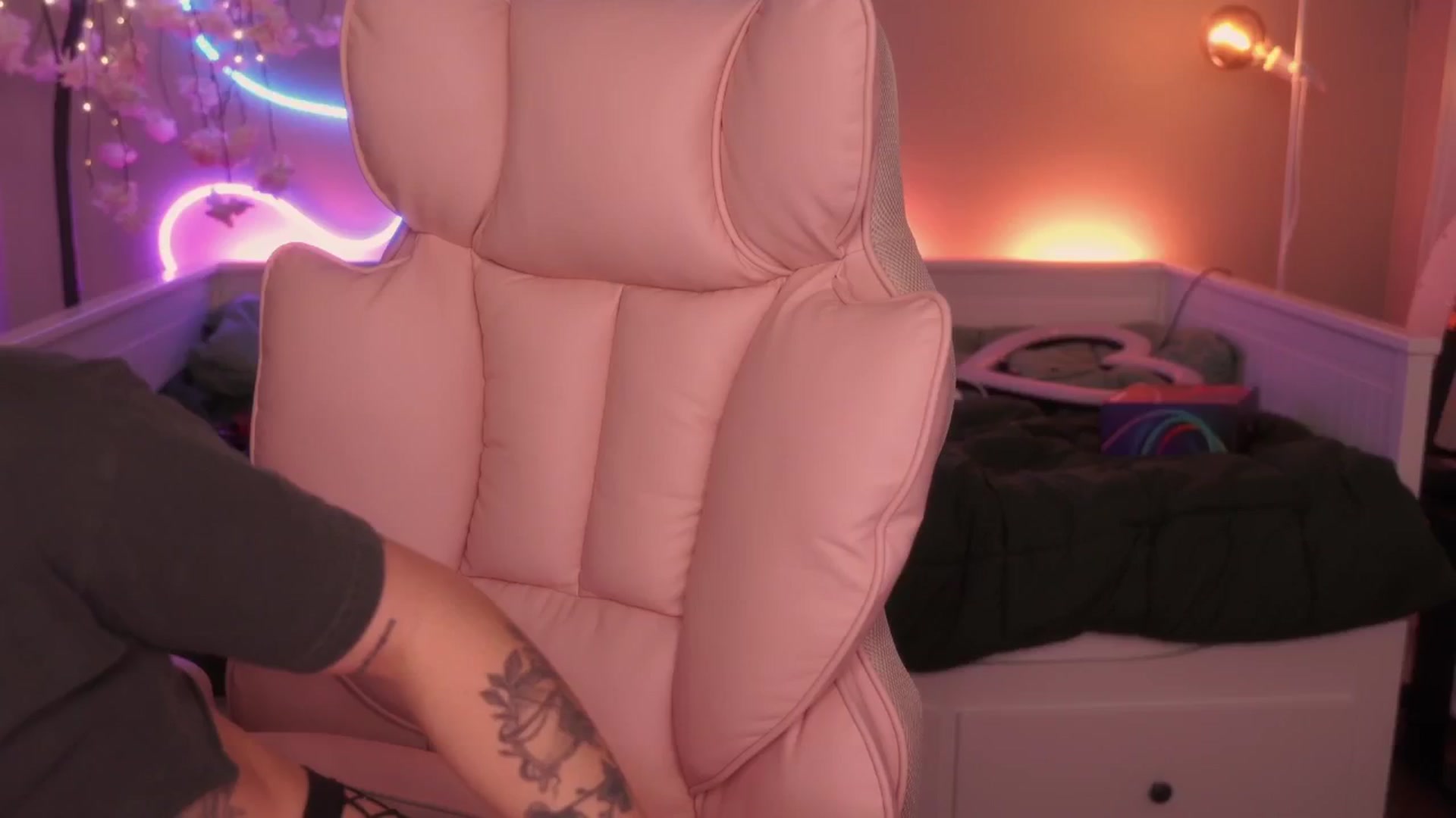 Gallery image thumbnail from Paige's myfreecams stream on, 12/21/2024, 05:03 image 2 of 20