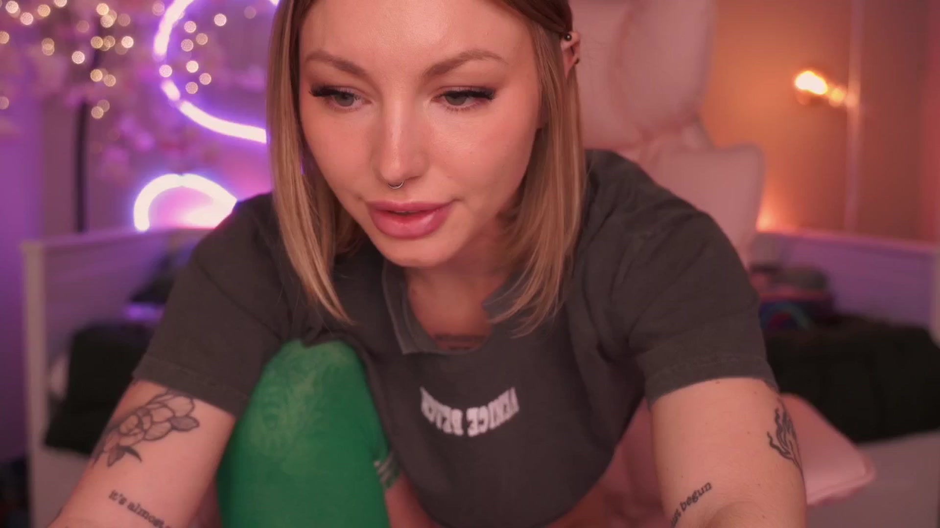 Gallery image thumbnail from Paige's myfreecams stream on, 12/21/2024, 05:03 image 18 of 20
