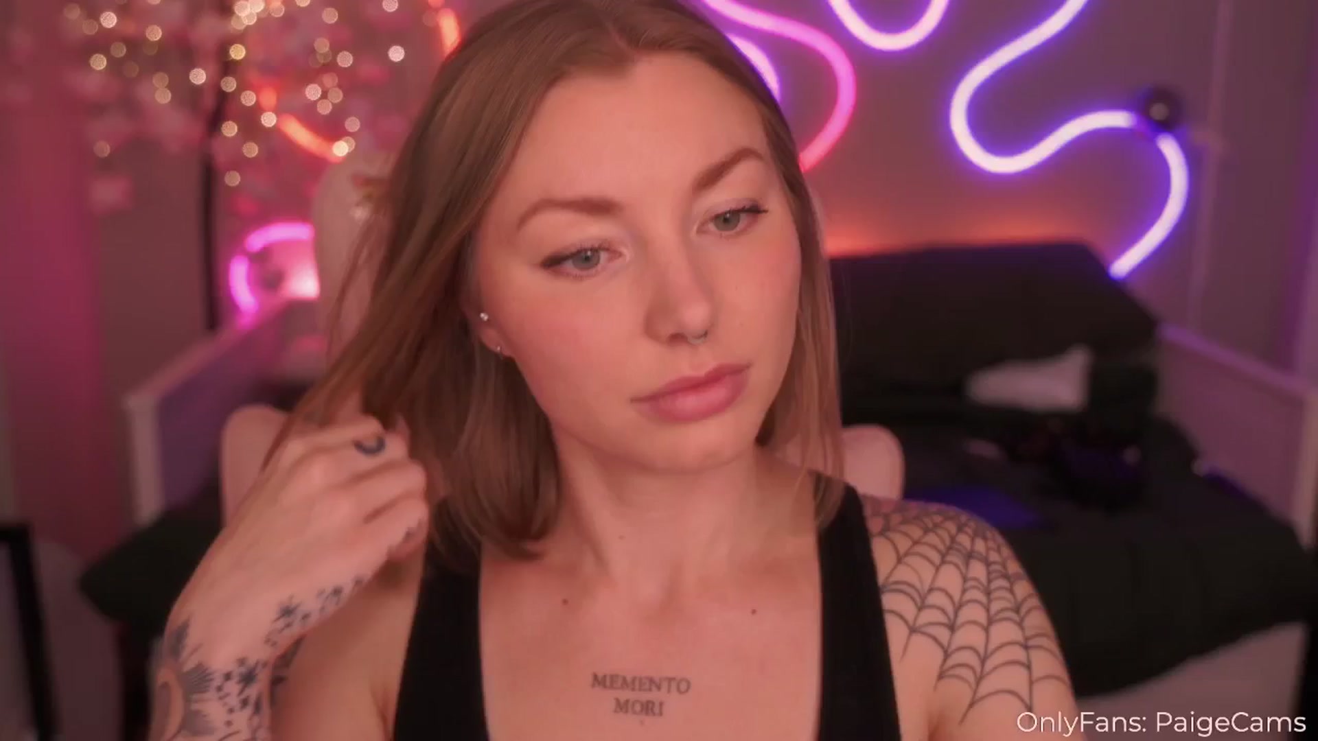 Gallery image thumbnail from Paige's myfreecams stream on, 03/08/2025, 04:20 image 1 of 20