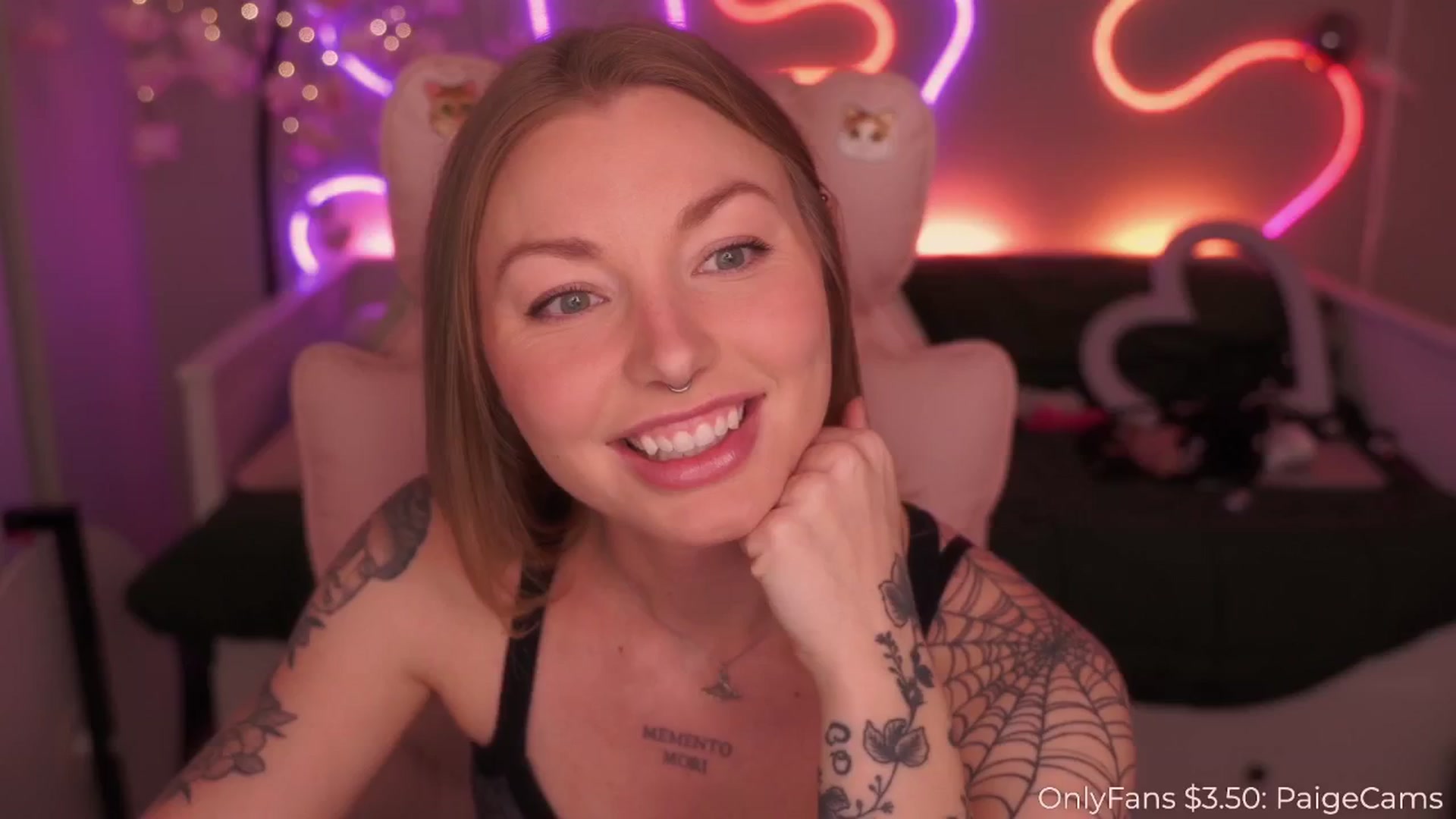 Gallery image thumbnail from Paige's myfreecams stream on, 03/13/2025, 04:10 image 2 of 20