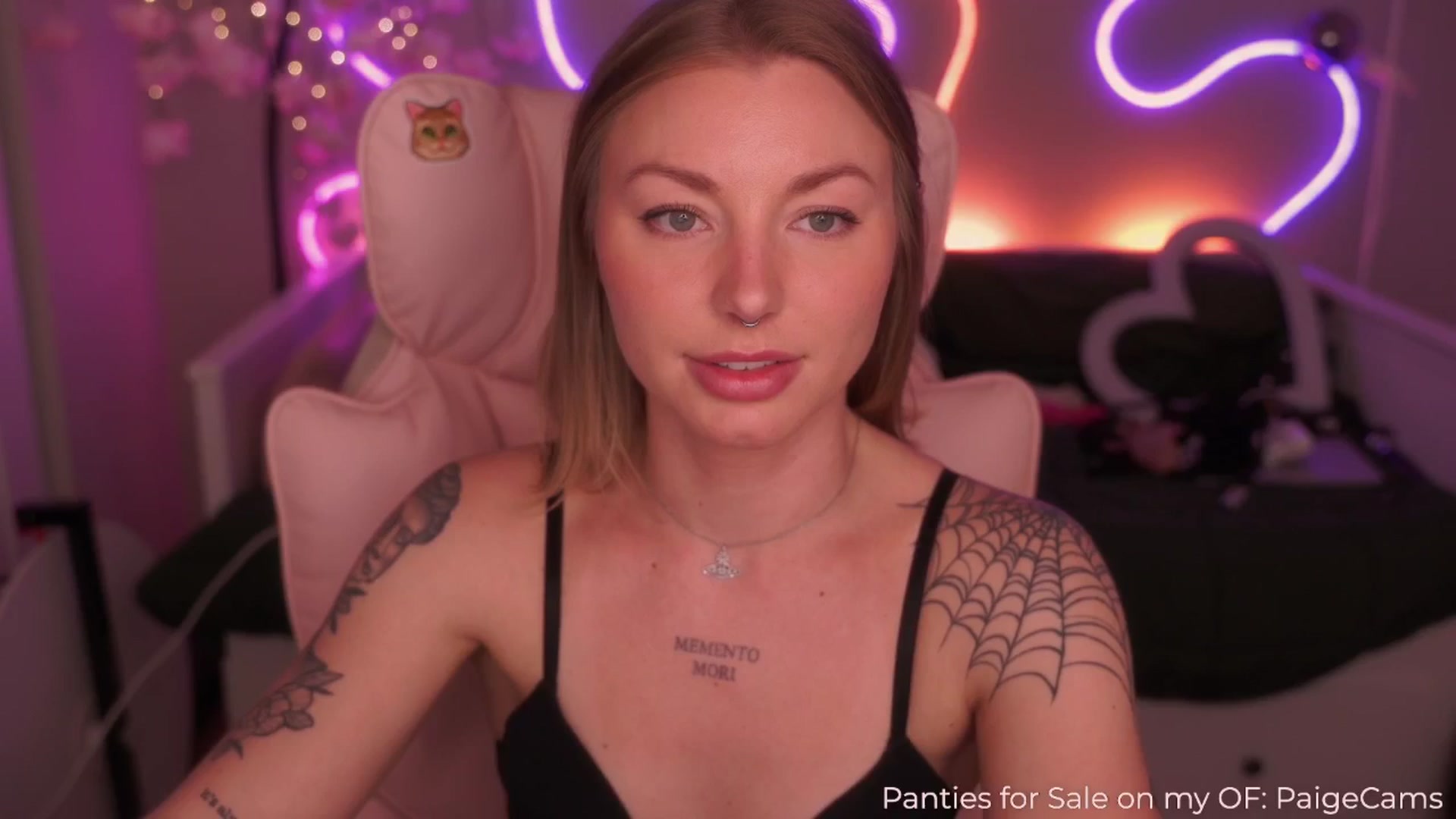 Gallery image thumbnail from Paige's myfreecams stream on, 03/13/2025, 04:10 image 19 of 20