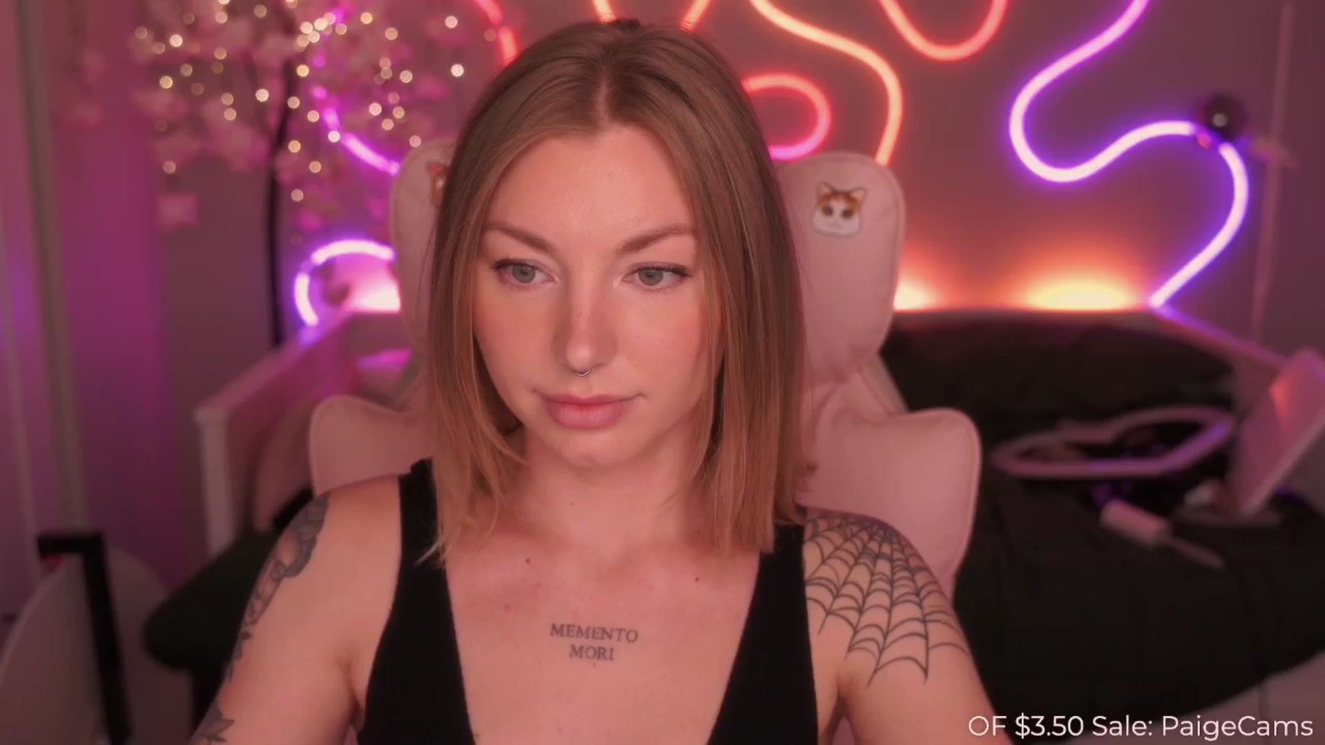 Gallery image thumbnail from Paige's myfreecams stream on, 03/15/2025, 03:23 image 1 of 20
