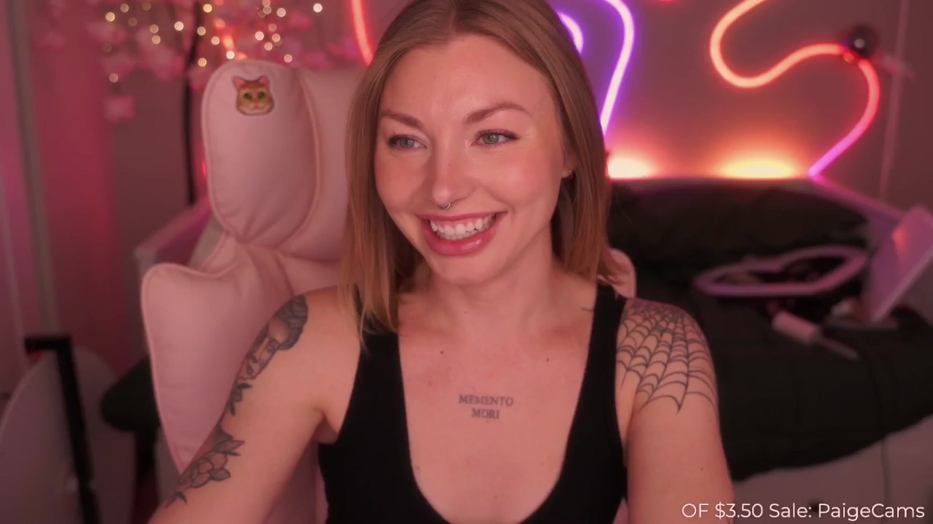 Gallery image thumbnail from Paige's myfreecams stream on, 03/15/2025, 03:23 image 18 of 20
