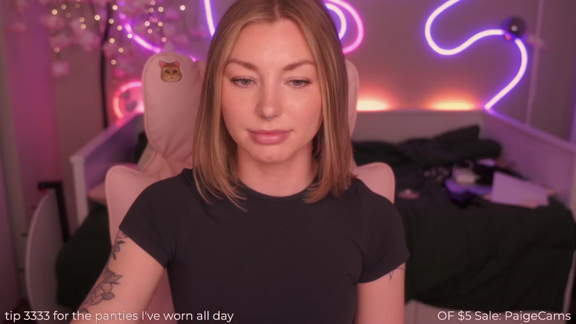 Gallery image thumbnail from Paige's myfreecams stream on, 03/30/2025, 01:06 image 8 of 20